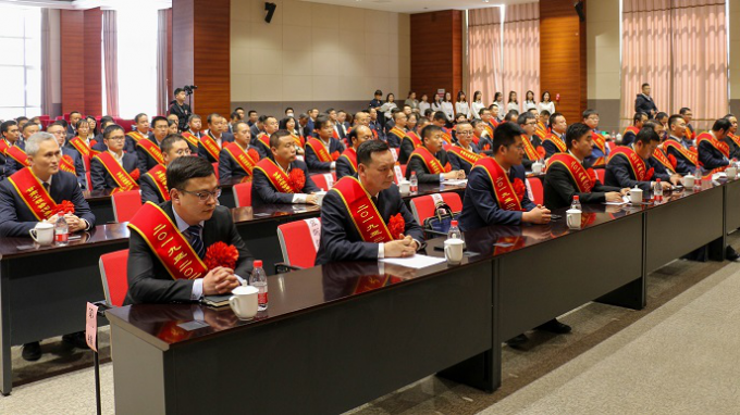 ����40001���ϻ����������Ϸ�����ٿ�2019��2020����Ͷ�ģ��<br/>��2020����Ƚ���λ�Ƚ������Ƚ������߱�����