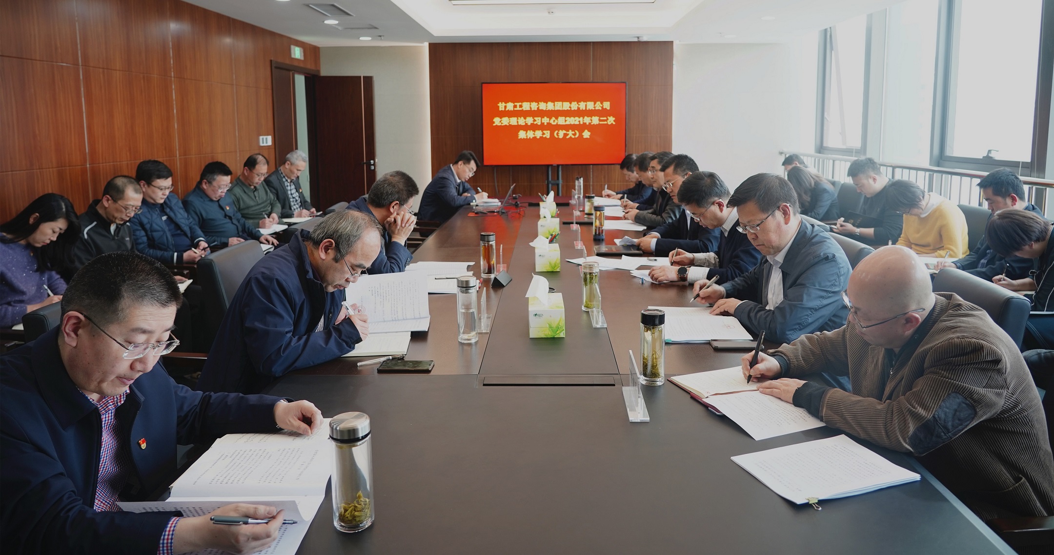 ����40001���ϻ����������Ϸ�����ٿ���ί����ѧϰ������2021��ڶ��μ���ѧϰ�����󣩼���