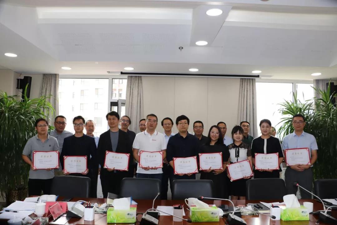 �ƻ����Ժ��һ�조�������꽨������ƣ�ʦ����ѡ�˶�Բ����Ļ