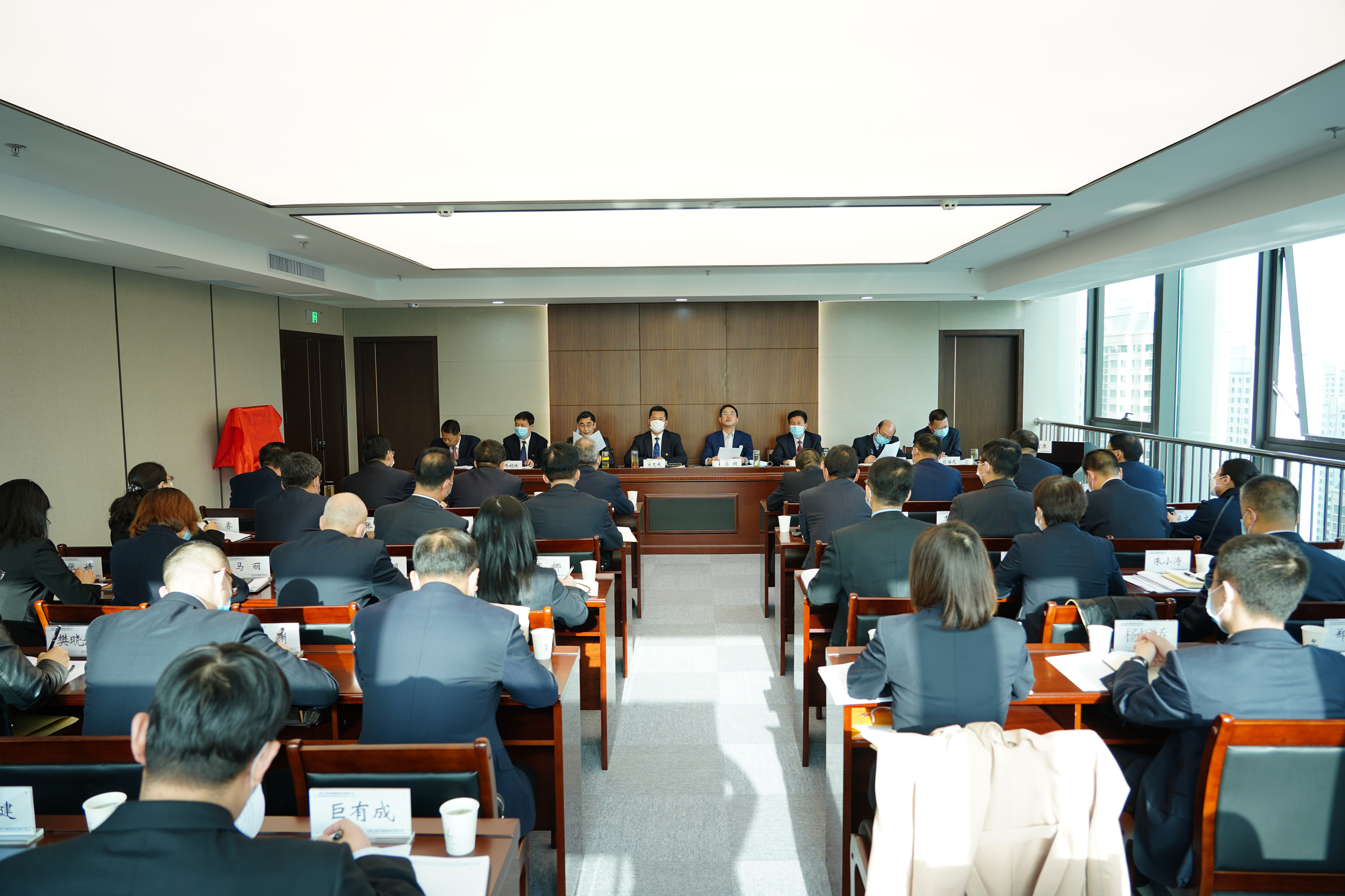 ����40001���ϻ����������Ϸ���ž��и���ʡ���ίԱ��<br/>��פ���Źɷݹ�˾���רԱ�칫�ҹ�����ʽ