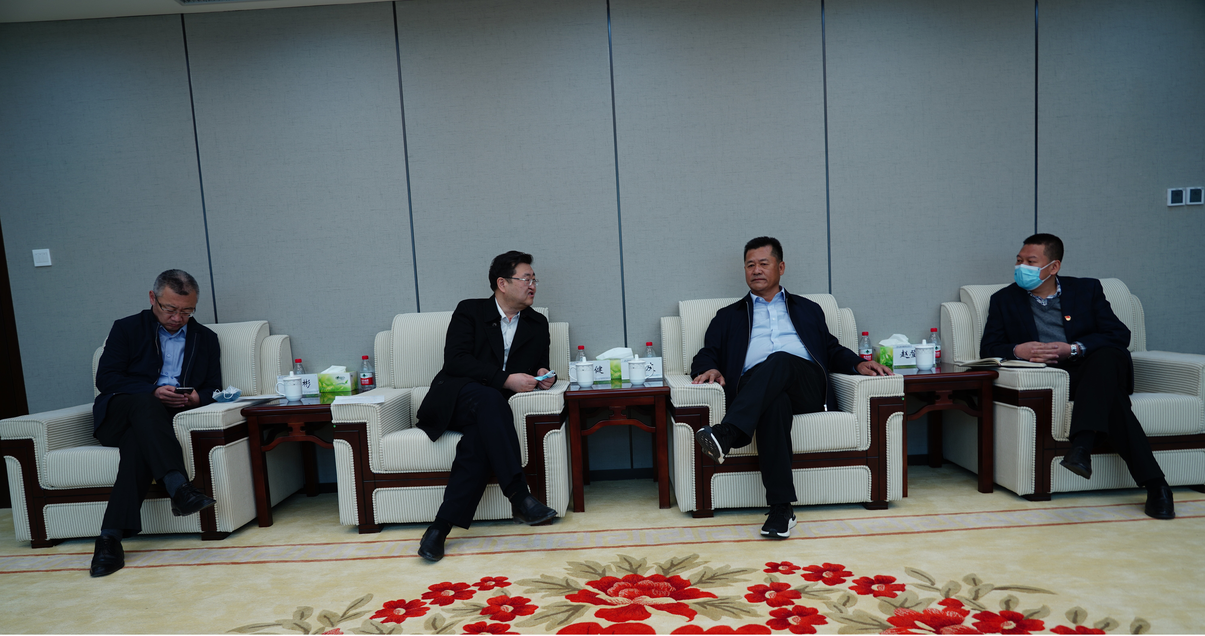 �������������������ݷ��е�ί��ǡ��г��꽡һ��